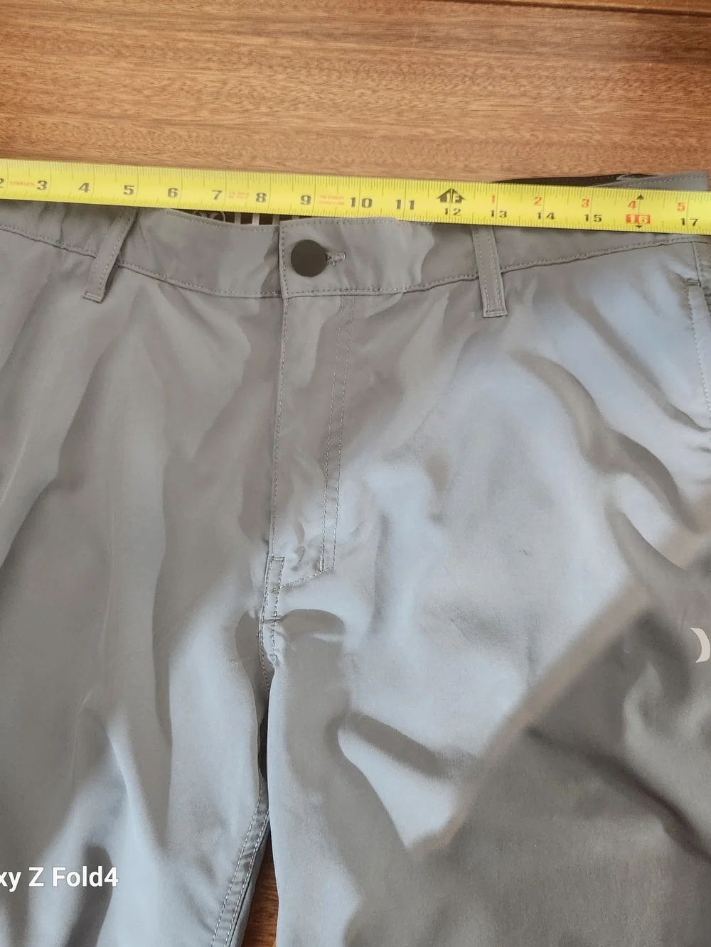 Hurley Men's Light Gray Athletic Shorts with Zip Pocket Sz 34